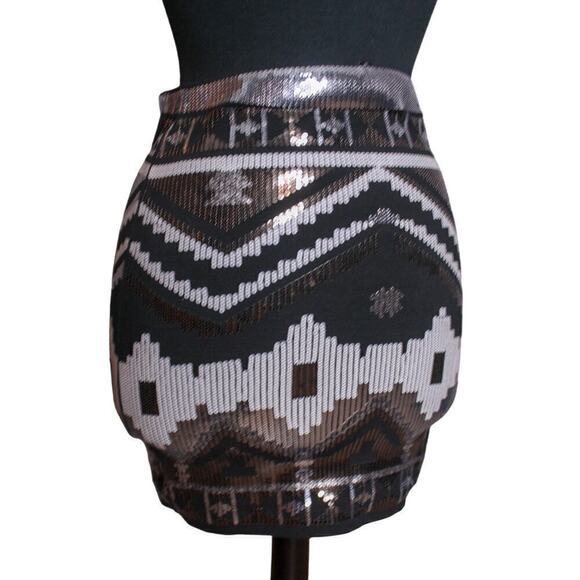 Express Mini Skirt Tribal Sequin Print Black White Silver Size XS - Picture 3 of 5
